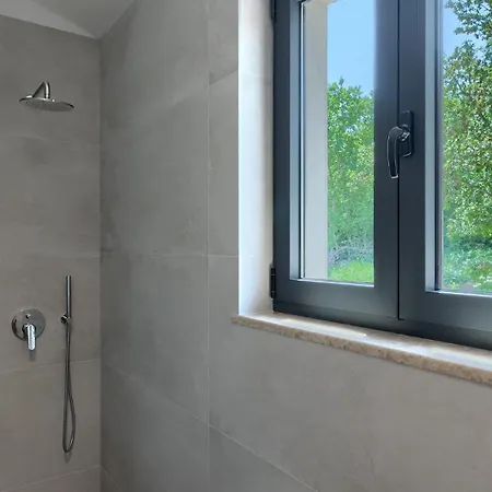 Βίλα Luxury Arman With Whirlpool In Visinada Vižinada