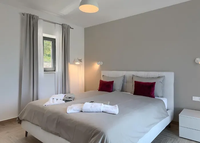 Villa Luxury Arman With Whirlpool In Visinada
