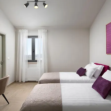 Luxury Arman With Whirlpool In Visinada 别墅 Vižinada